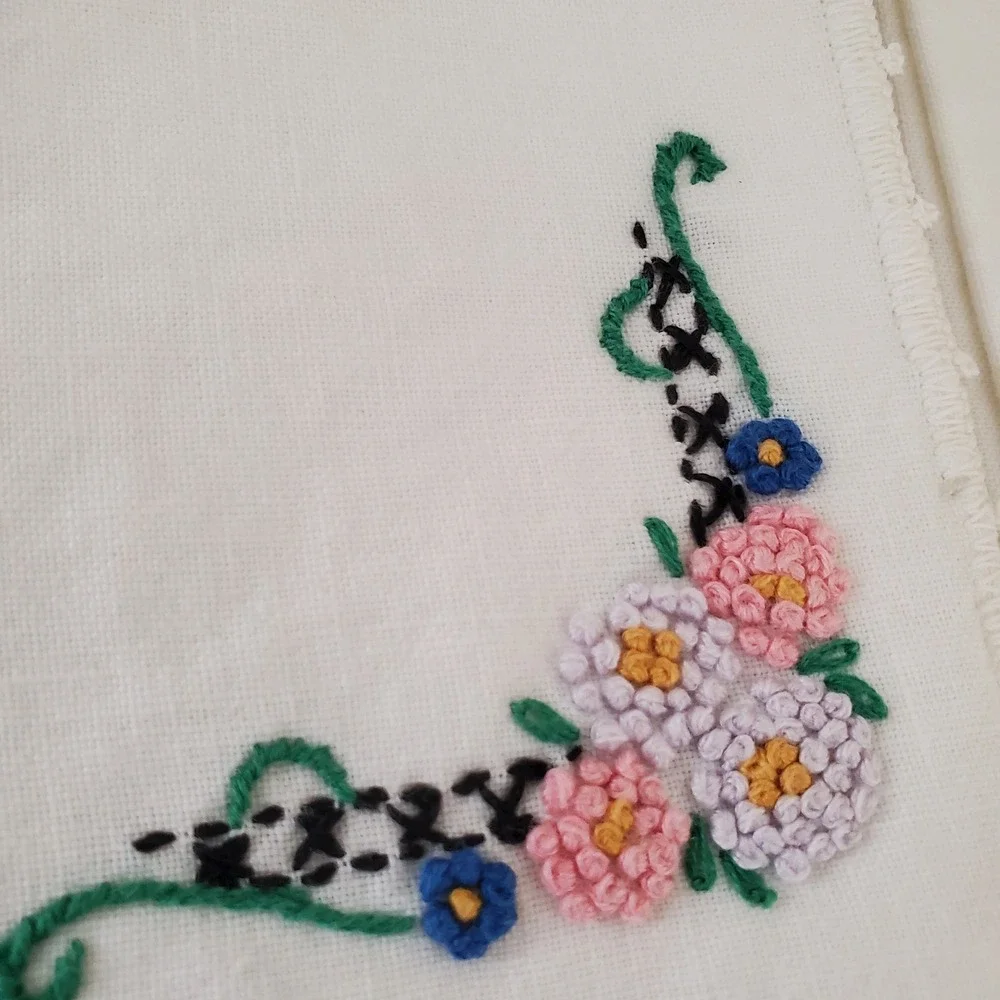 Vintage Hand Embroidered Linen Napkins and Runner Set Floral Lace Trim 7pc